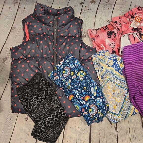 Girl's size 8 winter bundle of clothing - Picture 2 of 4